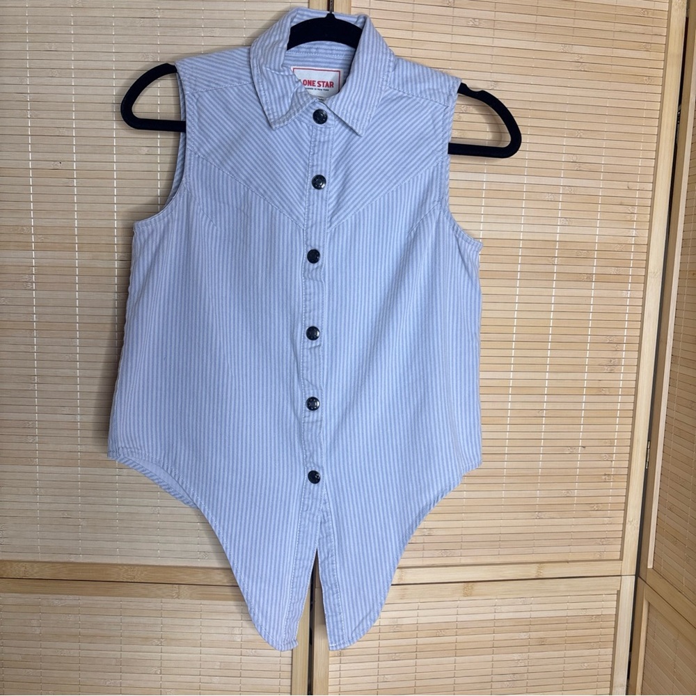 Lone Star Women’s M Blue Striped Sleeveless Button-Up Shirt